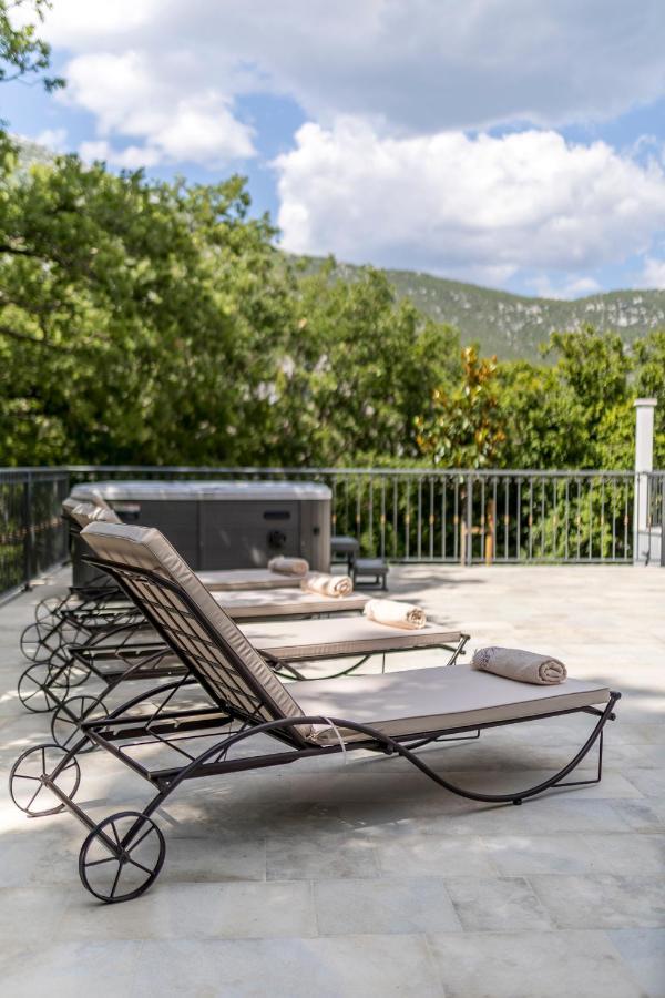 Villa Grey Stone Gata Exteriör bild